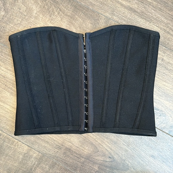 PLt corset - Picture 4 of 4